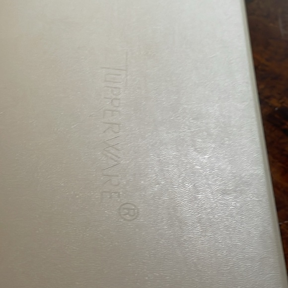 Vintage Tupperware cake/ food storage container - Picture 6 of 12